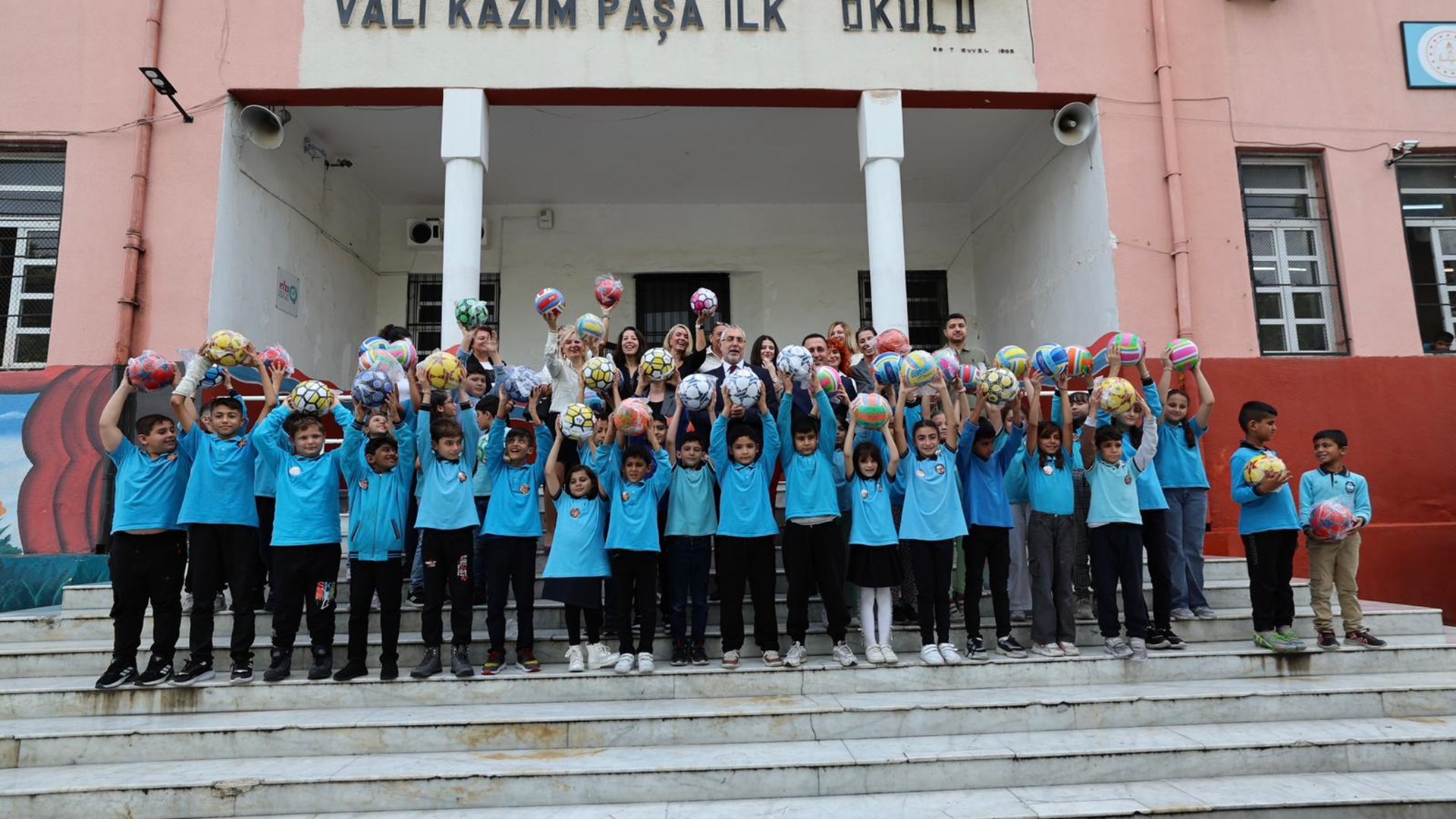 Bakan Işıkhan, İzmir’de Ziyaretlerde Bulundu