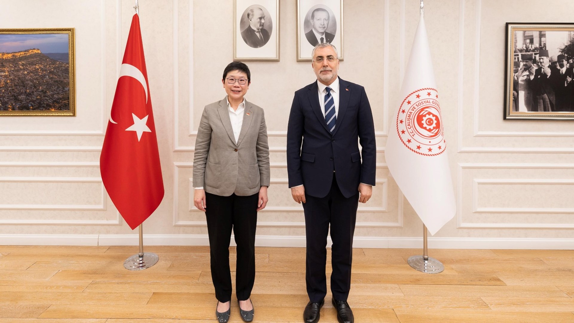 Dostane ve verimli geçen görüşmelerde her dört ülkenin muhatap Bakanlıklarıyla işbirliğinin geliştirilmesi ve ülkelerimiz arasındaki ilişkilere katkı sağlanabilecek hususlar üzerinde istişarelerde bulunuldu.