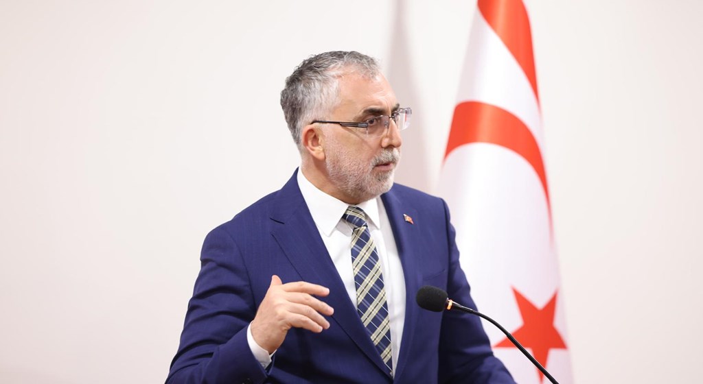 Çalışma ve Sosyal Güvenlik Bakanı Prof. Dr. Vedat Işıkhan, programlara katılmam ve çeşitli temaslarda bulunmak üzere Kuzey Kıbrıs Türk Cumhuriyeti’ne (KKTC) gitti.