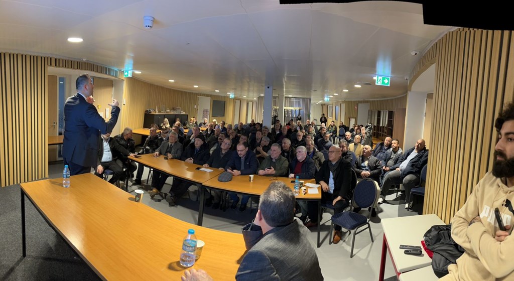 Our Labour and Social Security Attaché’s Office in The Hague met with our citizens at the HDV Ahi Evran Mosque.