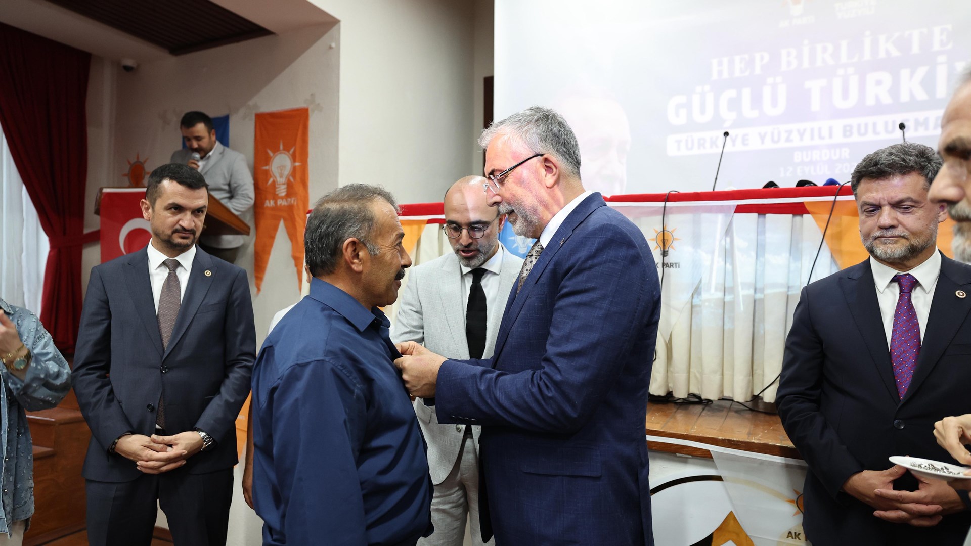 Bakan Işıkhan, Türkiye Yüzyılı Buluşmaları Kapsamında Burdur’da Ziyaretlerde Bulundu