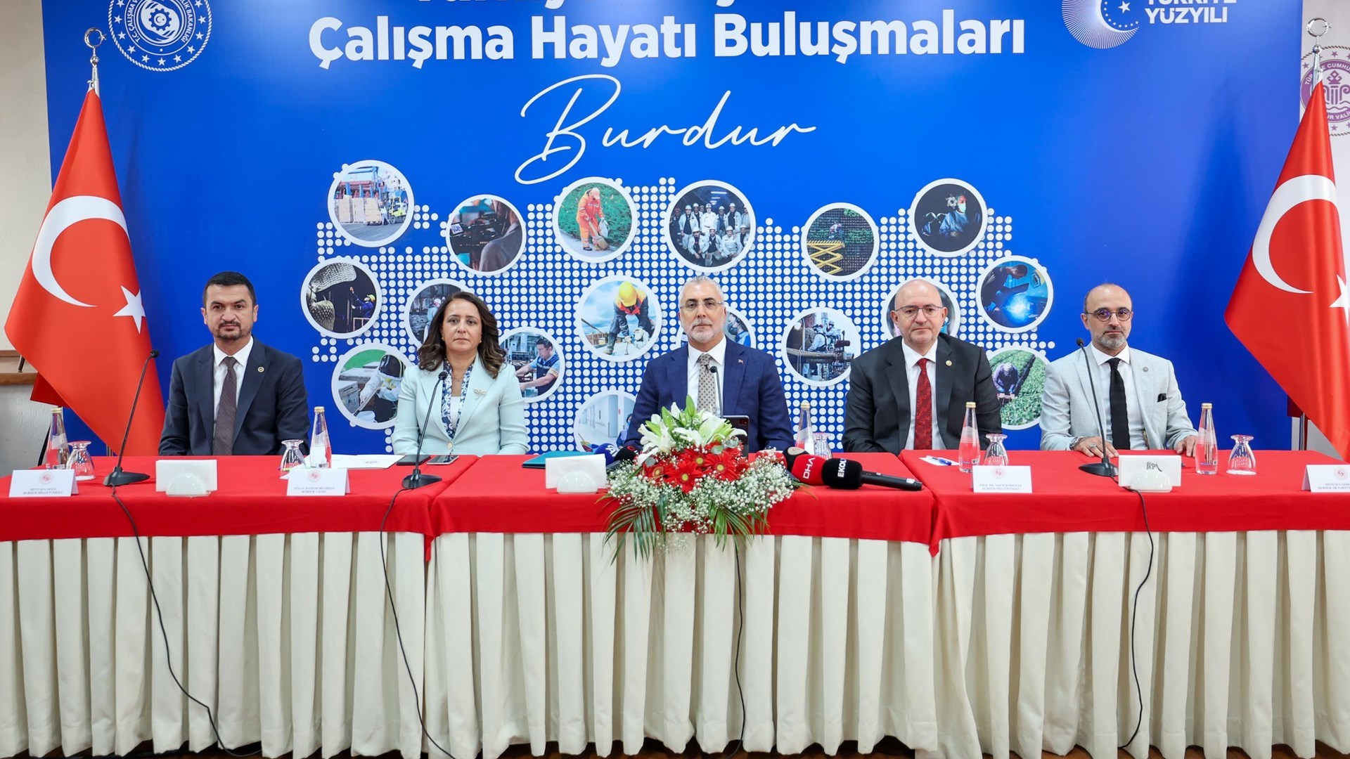 Bakan Işıkhan, Türkiye Yüzyılı Buluşmaları Kapsamında Burdur’da Ziyaretlerde Bulundu