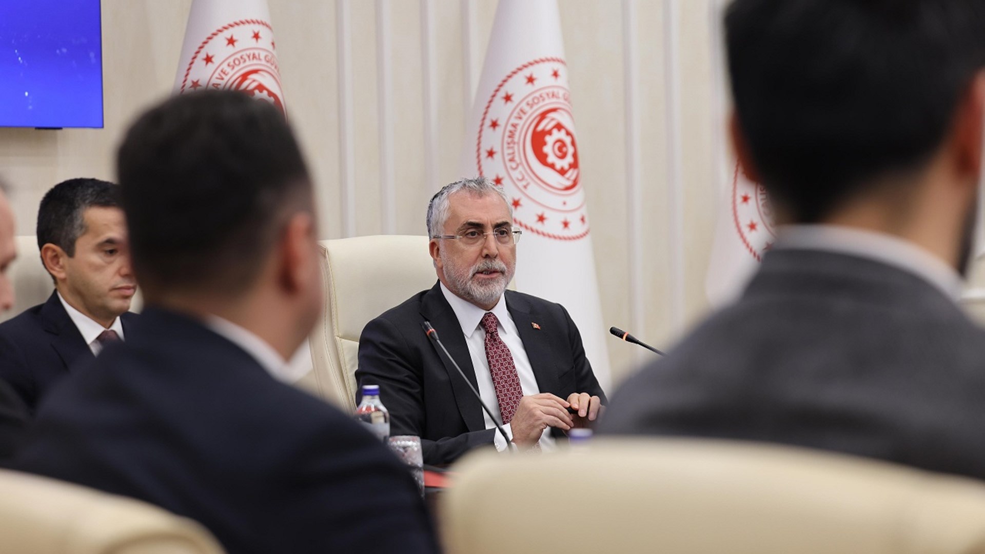 2025 Yılında Uygulanacak Yeni Asgari Ücret 22 Bin 104 Lira Olarak Belirlendi