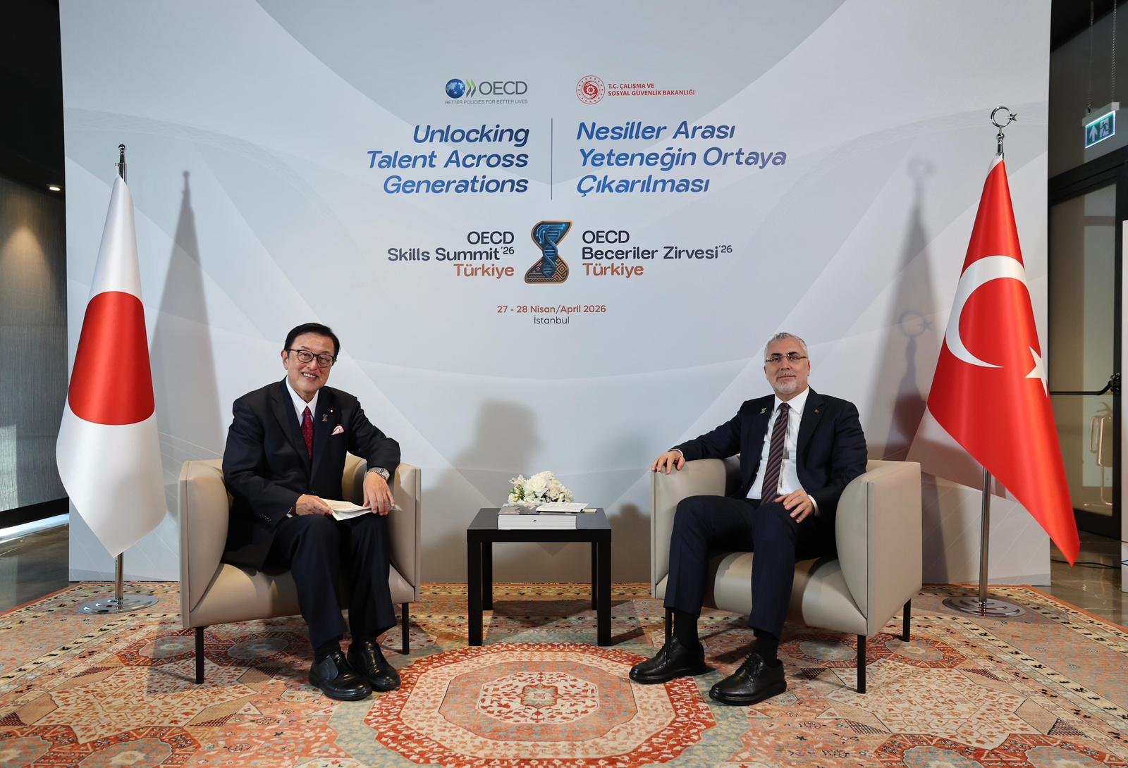 Bakan Işıkhan, OECD 2026 Beceriler Zirvesi Kapsamında İkili Görüşmelerde Bulundu