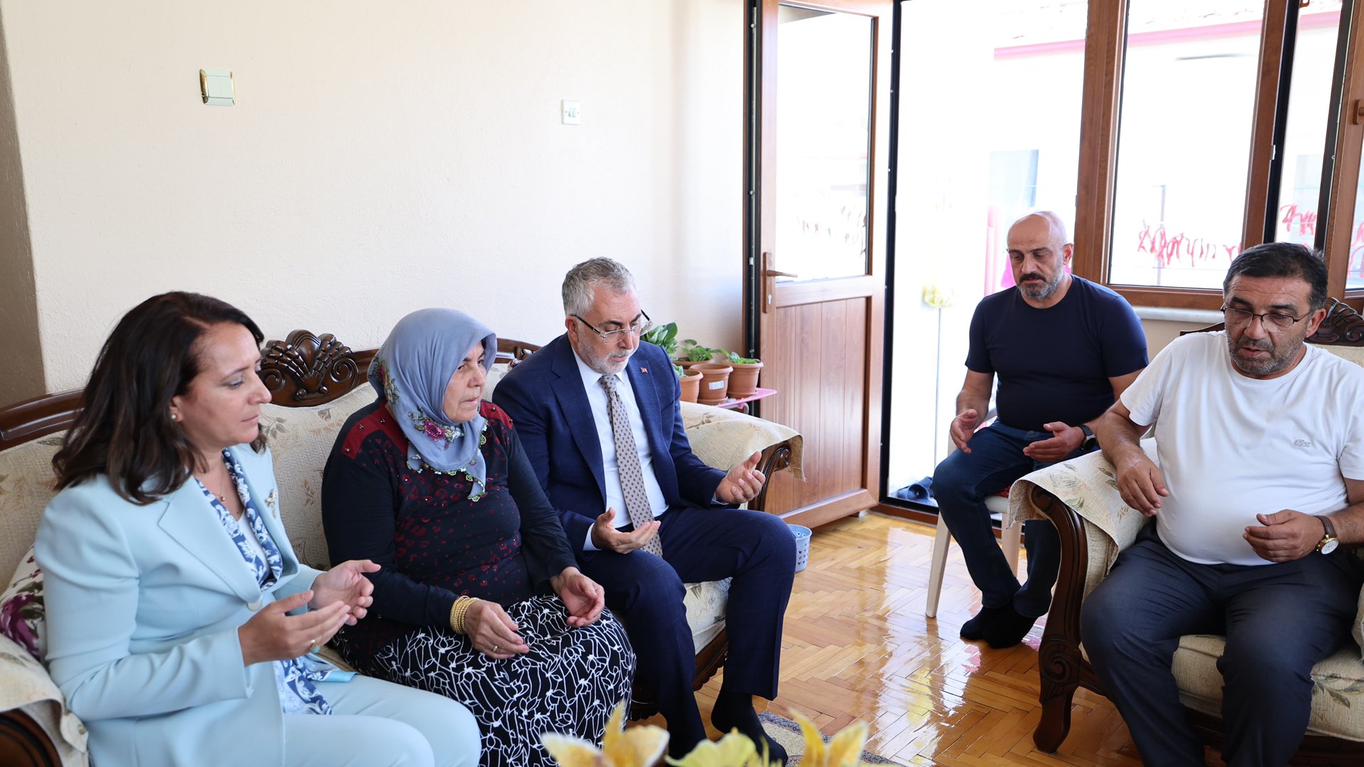 Bakan Işıkhan, Türkiye Yüzyılı Buluşmaları Kapsamında Burdur’da Ziyaretlerde Bulundu