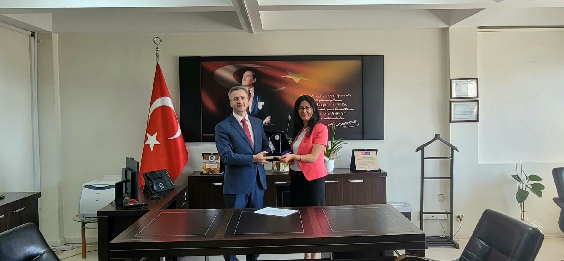 İzmir Grup Başkanlığından Emekliye Ayrılan İş Başmüfettişleri İçin Plaket ve Sertifika Töreni Düzenlendi