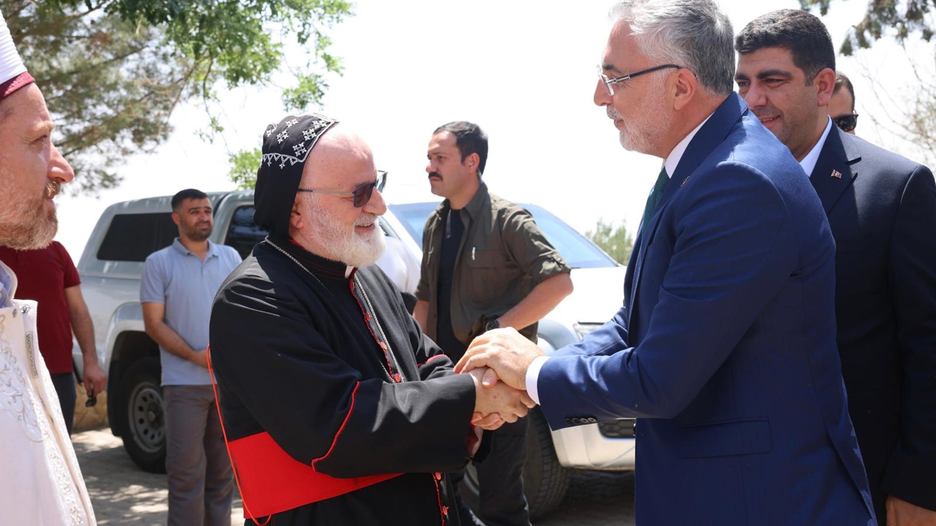 Bakan Işıkhan, Mardin’de Temaslarda Bulundu