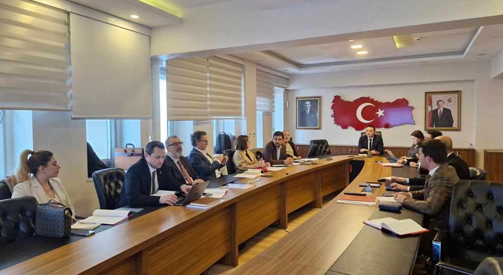 Üçlü Danışma Kurulu Toplantısının ardından belirlenen “İş Kanunu Çalışma Grubu” toplantılarına devam ediyor.