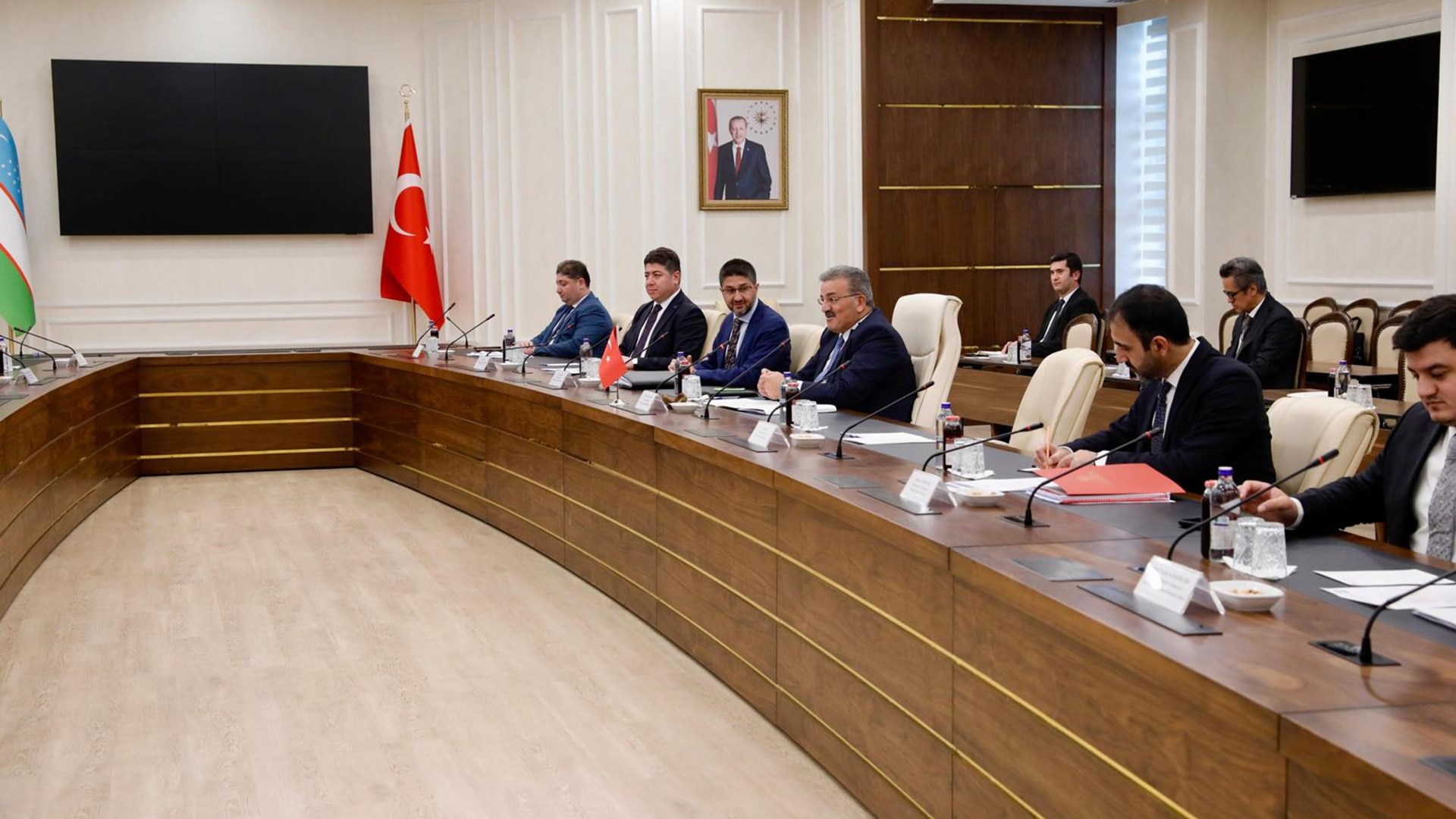 Bakan Yardımcımız Faruk Özçelik, Özbekistan Dışişleri Bakan Yardımcısı Olimjon Abdullaev ile Görüştü