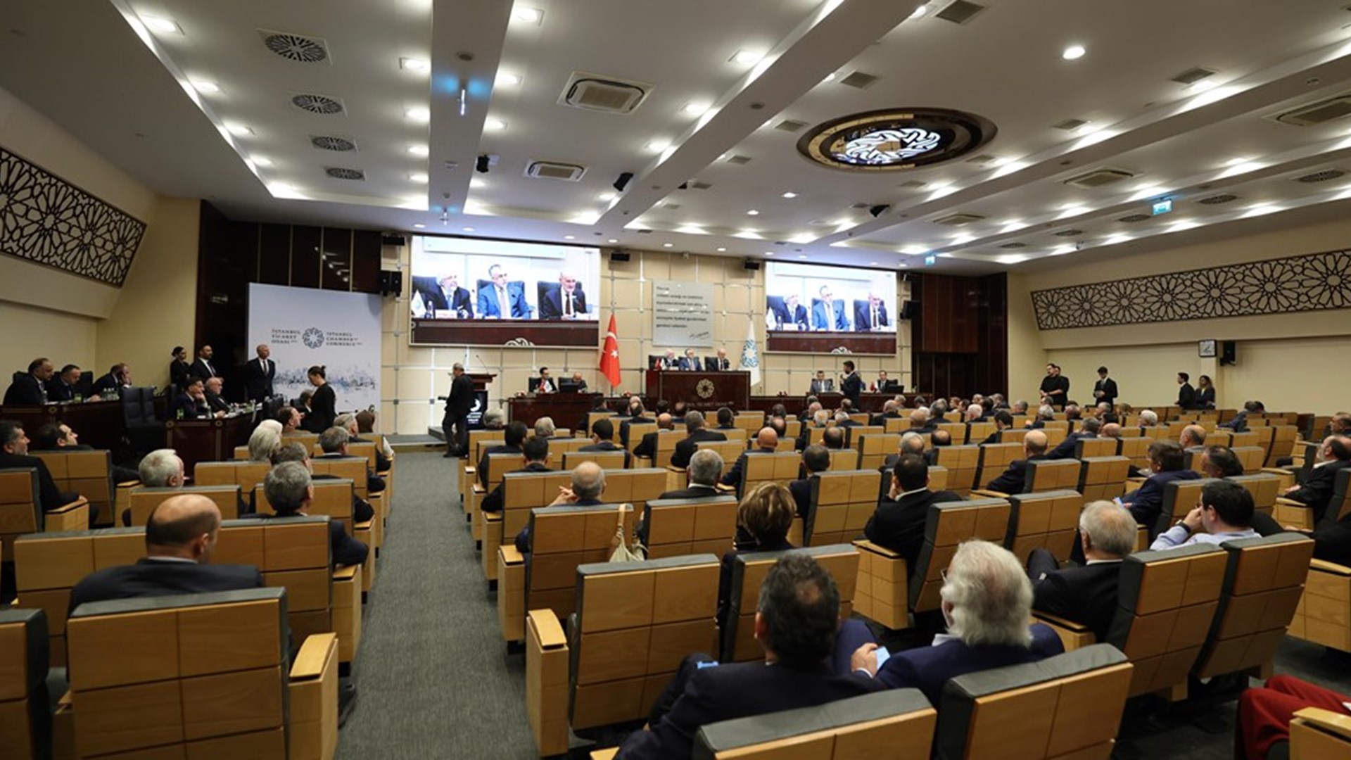 Çalışma ve Sosyal Güvenlik Bakanı Prof. Dr. Vedat Işıkhan, İstanbul Ticaret Odası’nın (İTO) Meclis Toplantısı’na iştirak etti.