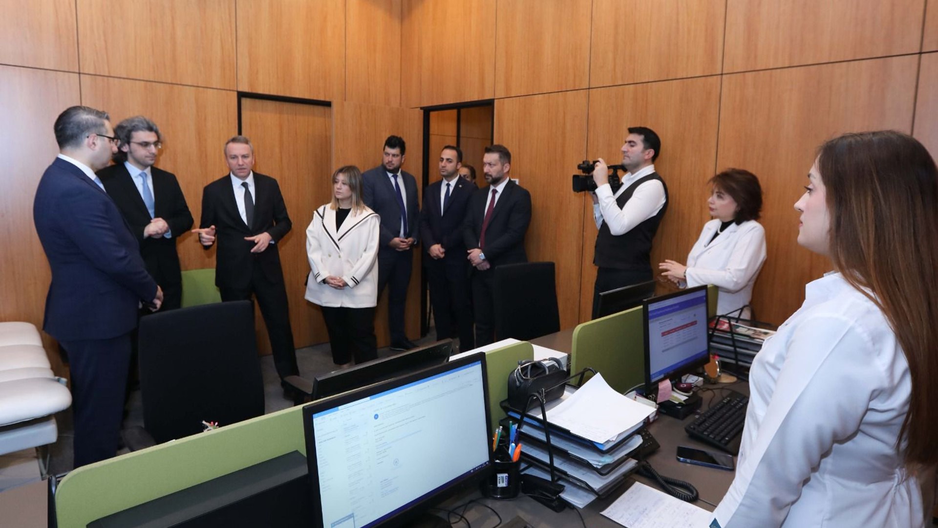 Genel Müdürlüğümüz, 16-19 Aralık 2024 tarihlerinde Azerbaycan’a çalışma ziyareti gerçekleştirdi. İş sağlığı ve güvenliği alanında yürütülecek faaliyetler doğrultusunda gerçekleştirilen ziyaret, çalışma hayatı ve sosyal güvenlik alanlarında da iş birliğini geliştirme yolunda önemli bir adım oldu.