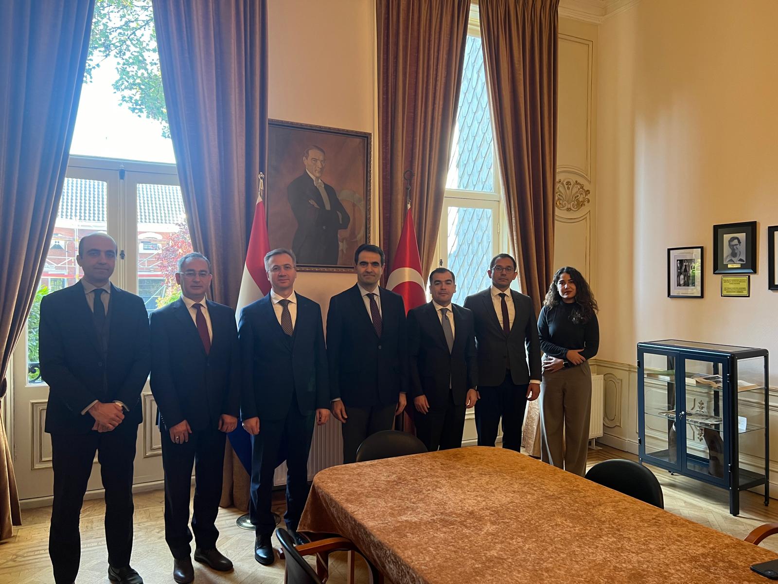 Berlin ve Lahey Büyükelçilikleri ziyaret edildi. 