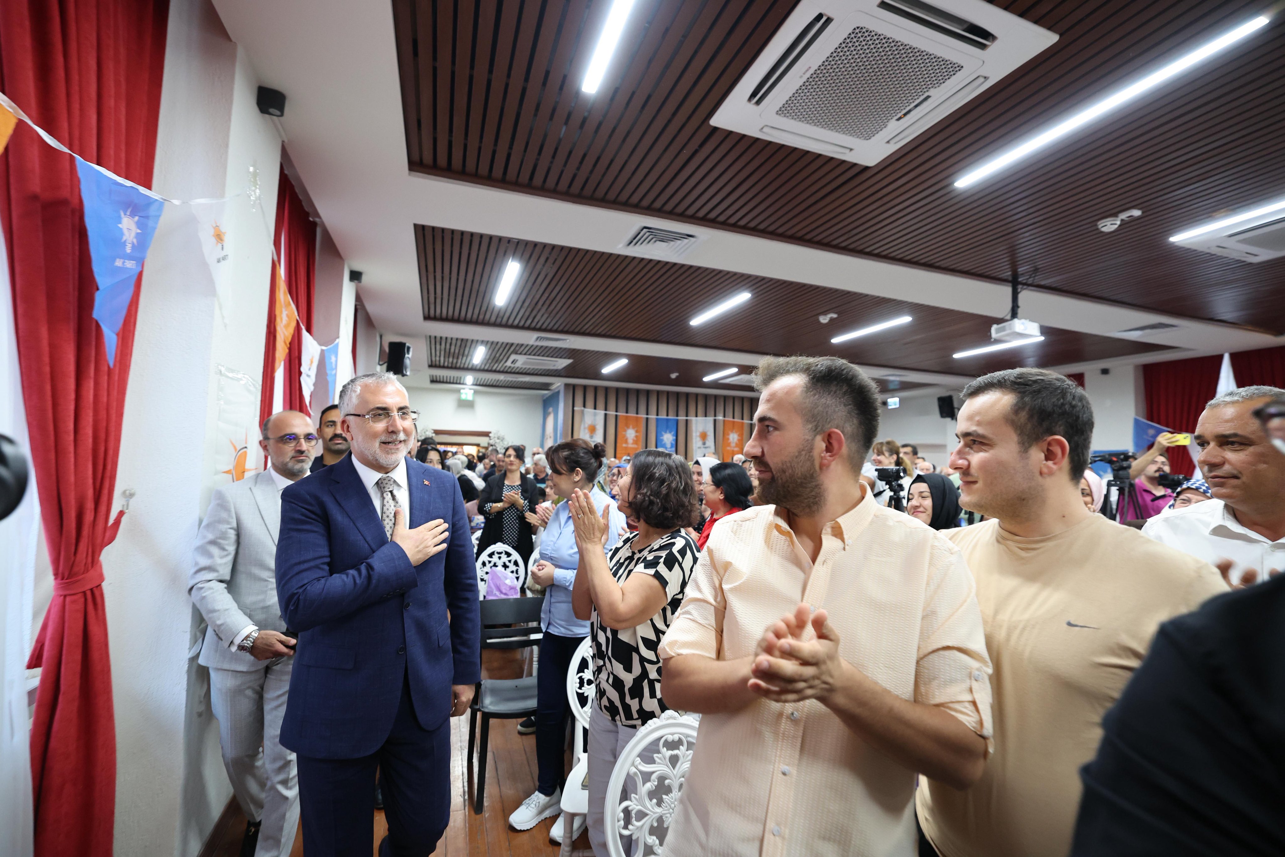 Bakan Işıkhan, Türkiye Yüzyılı Buluşmaları Kapsamında Burdur’da Ziyaretlerde Bulundu