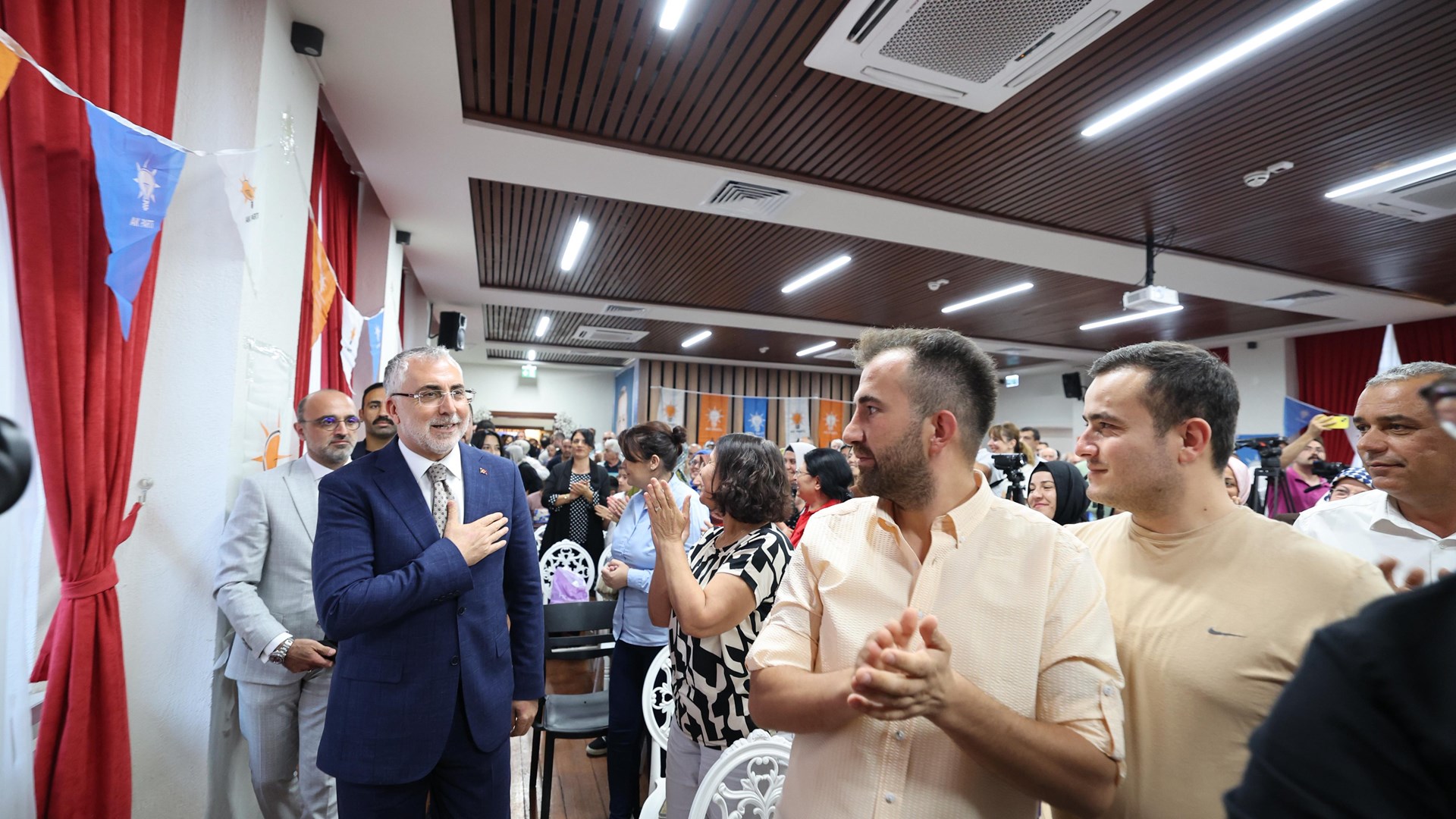 Bakan Işıkhan, Türkiye Yüzyılı Buluşmaları Kapsamında Burdur’da Ziyaretlerde Bulundu