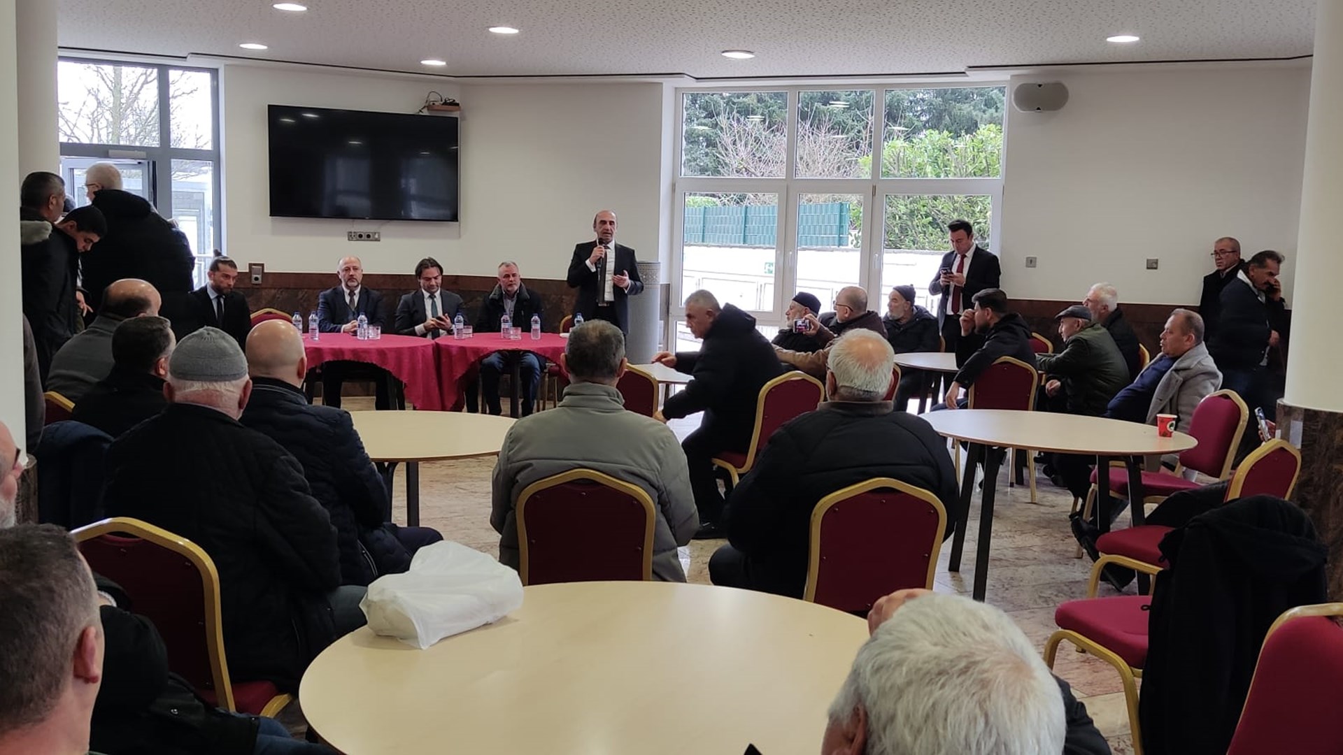 Köln Ataşeliğimiz 7 Şubat 2025 ve 13 Şubat 2025 tarihlerinde vatandaş bilgilendirme toplantıları gerçekleştirmiştir.