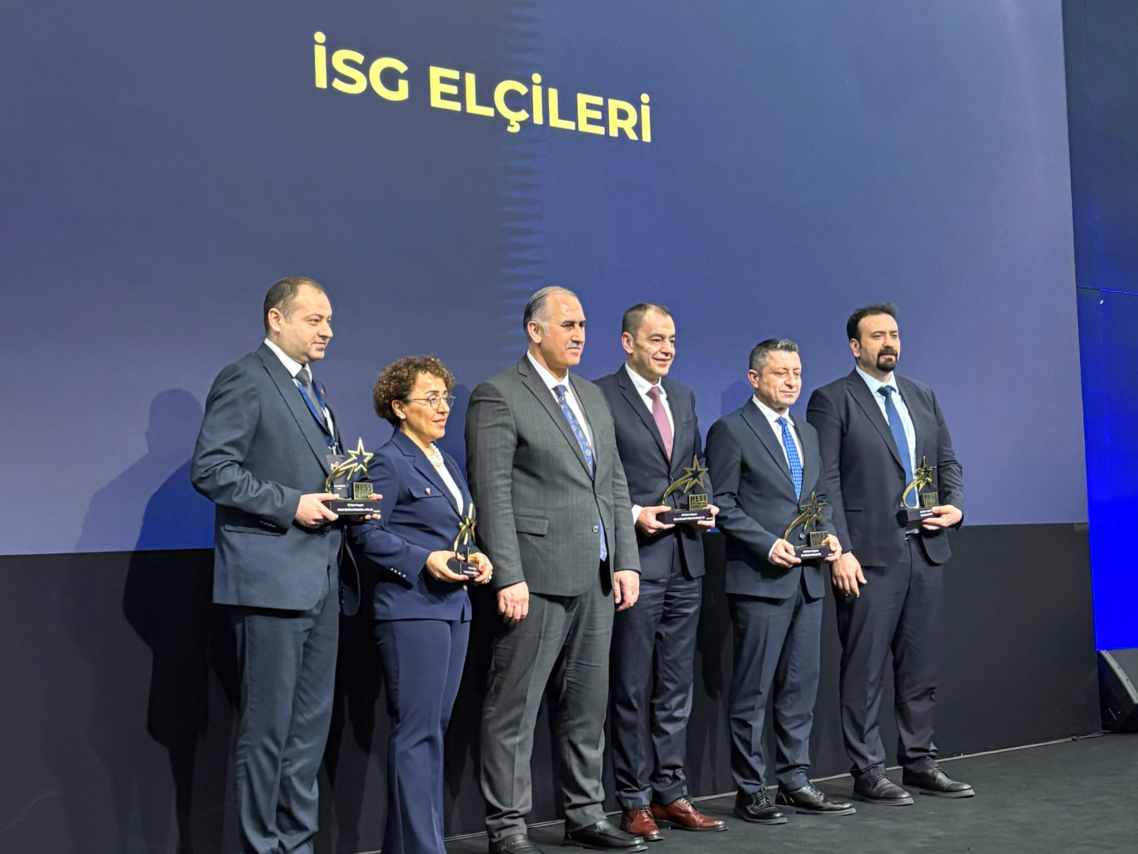 Çalışma ve Sosyal Güvenlik Bakanımız Sayın Prof. Dr. Vedat Işıkhan ve Rehberlik ve Teftiş Başkanımız Erol Güner, 9 Mayıs 2026 tarihinde İstanbul'da düzenlenen 10. MESS İş Güvenliğinin Yıldızları Ödül Töreni'ne iştirak etti. 
