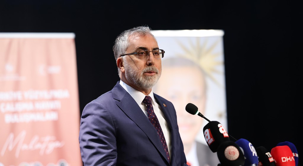 Çalışma ve Sosyal Güvenlik Bakanı Prof. Dr. Vedat Işıkhan, çeşitli ziyaretlerde bulunmak ve programlara katılmak üzere Malatya’ya gitti.