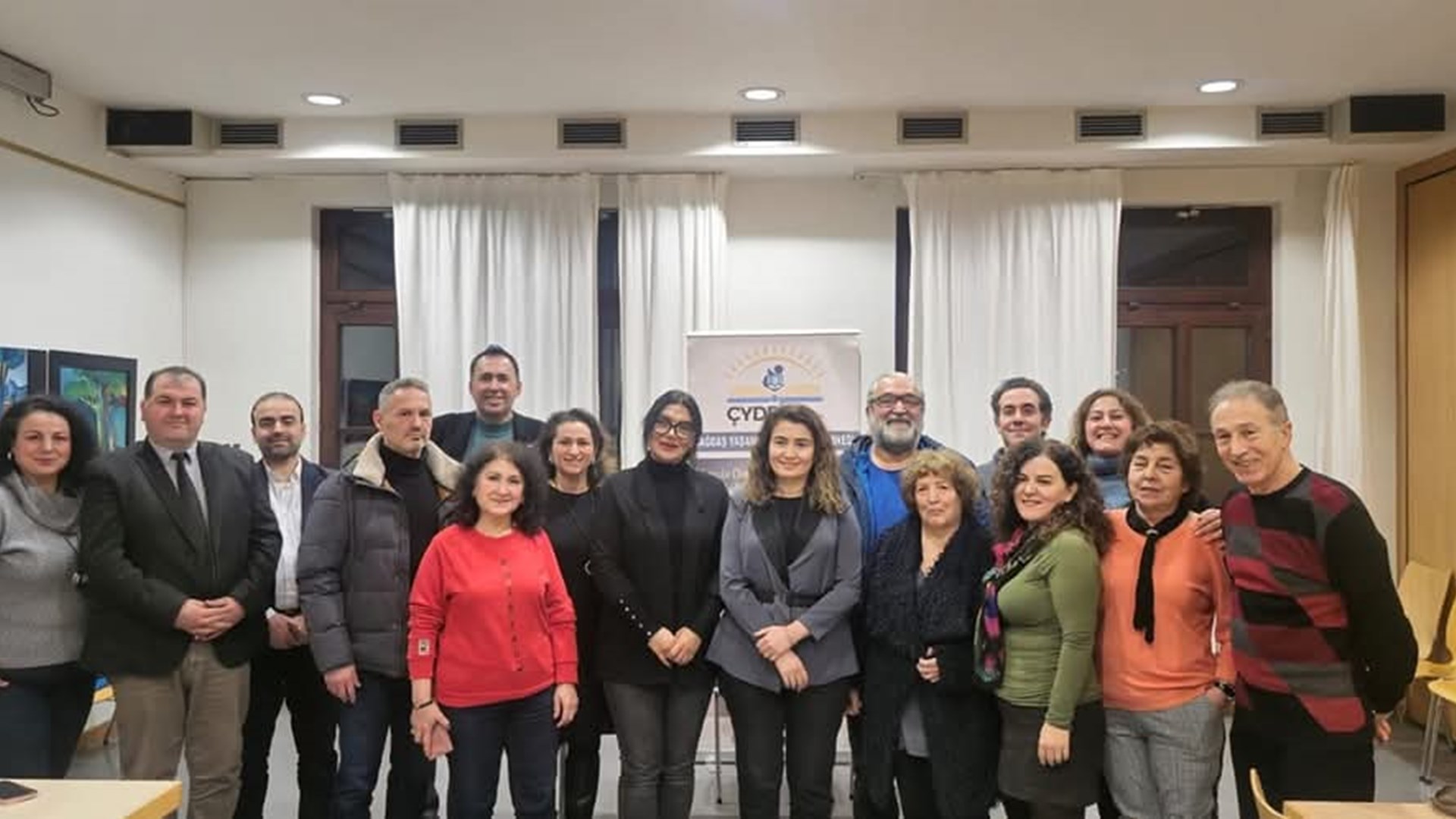 Stuttgart Ataşeliğimizce 2 Şubat 2025 Perşembe akşamı Çağdaş Yaşamı Destekleme Derneği’nde ve 9 Şubat 2025 Pazar günü DİTİB Esslingen Yunus Emre Cami Derneği’nde vatandaşlarımızla bir araya gelinmiş ve bilgilendirme toplantıları yapılmıştır.