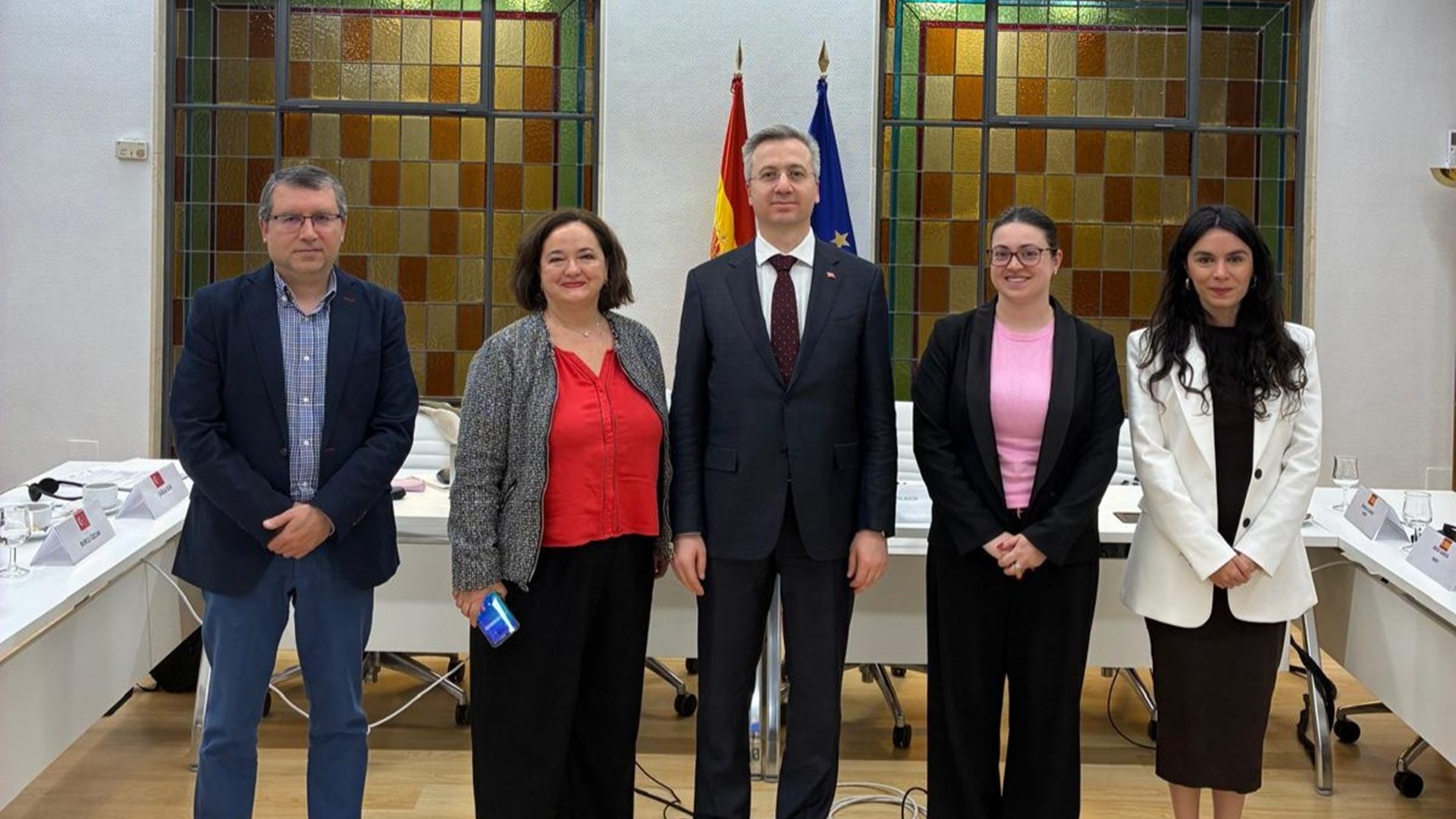 Rehberlik ve Teftiş Başkanımız Bekir Aktürk, Başkan Yardımcımız Resül Yılmaz ve beraberindeki heyet, 7 Mayıs 2025 tarihinde İspanya’nın iş sağlığı ve güvenliği alanındaki yetkili kurumu olan Ulusal İş Sağlığı ve Güvenliği Enstitüsü (INSST) ile toplantıya katıldı.