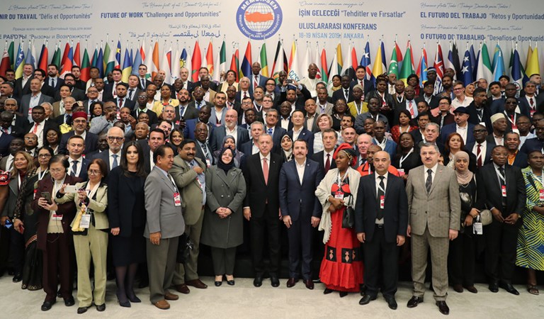 Cumhurbaşkanı Erdoğan ve Bakan Selçuk, Memur-Sen Hizmet Binasının Açılışına ve Konferansa Katıldı