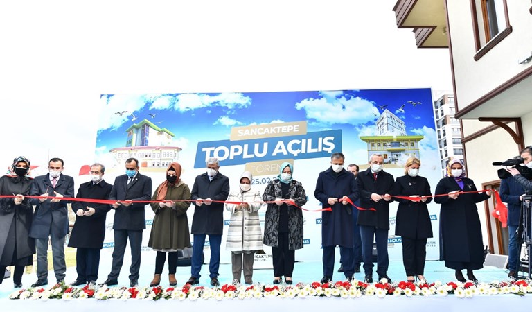 Bakan Selçuk, Sancaktepe Belediyesi Toplu Açılış Törenine Katıldı
