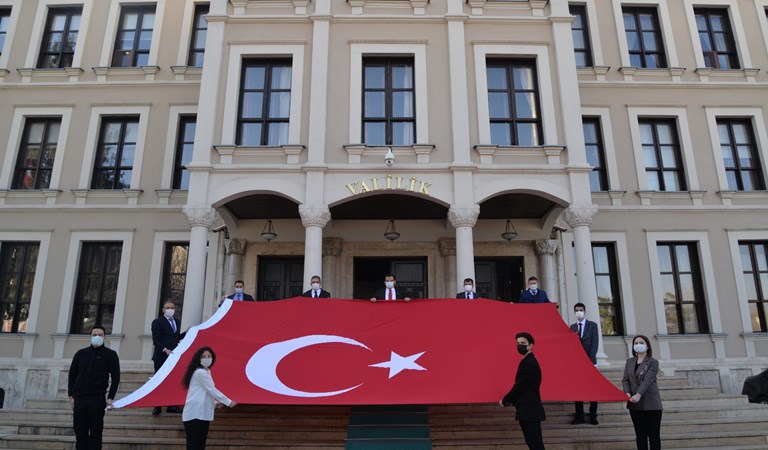 Anadolu Gönül Yolu-81 Genç 81 Bayrak etkinliği ile Türkiye’nin Dört Bir Yanından Gelecek Bayraklar Çanakkale’ye Ulaşacak