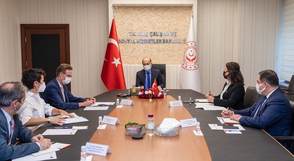 Bakanımız Bilgin, AB Türkiye Delegasyonu Başkanı ile Görüştü