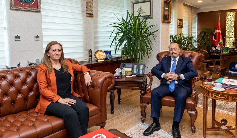 Bakan Bilgin, DİSK Genel Başkanı Arzu Çerkezoğlu İle Bir Araya Geldi