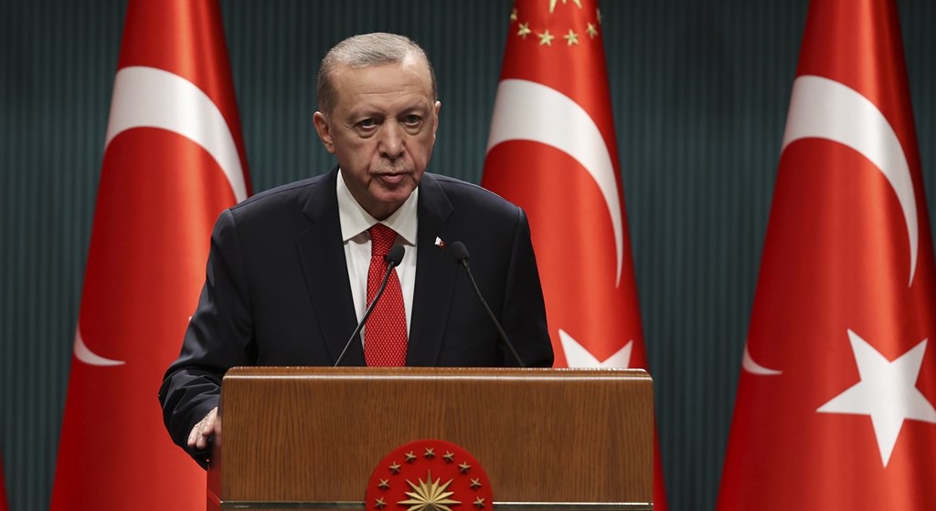Cumhurbaşkanı Erdoğan Kamudaki Sözleşmelilere Kadro Müjdesini Açıkladı