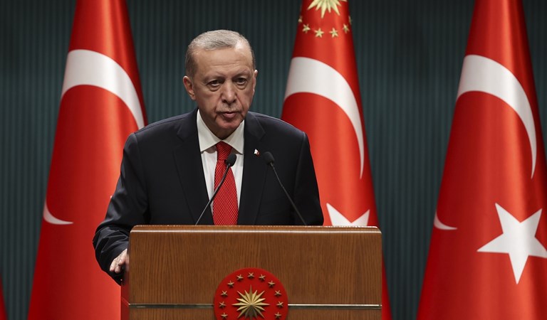 Cumhurbaşkanı Erdoğan Kamudaki Sözleşmelilere Kadro Müjdesini Açıkladı