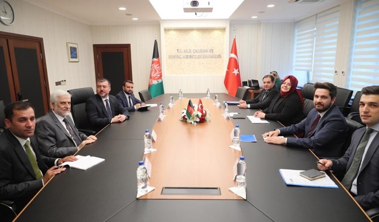 Bakan Selçuk Afganistan Çalışma ve Sosyal İşler Bakanı ile Biraraya Geldi
