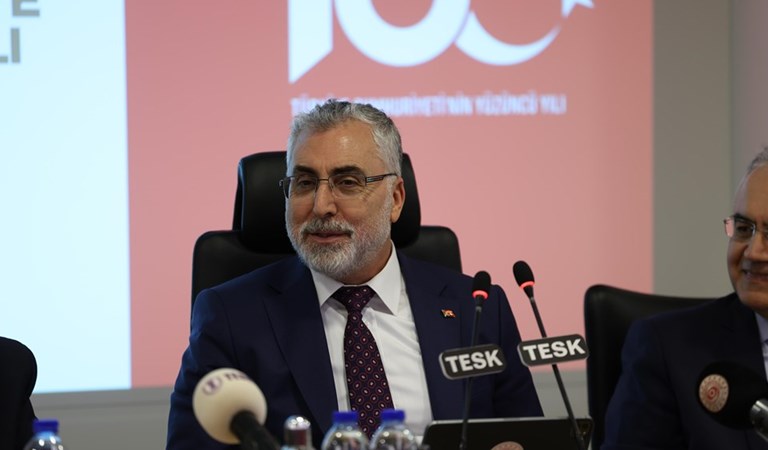 Bakan Işıkhan, Türkiye Esnaf ve Sanatkârları Konfederasyonu (TESK) İstişare Toplantısı’na Katıldı