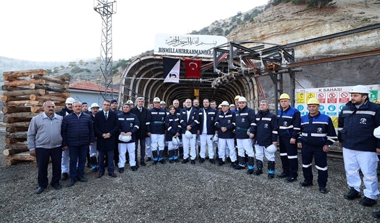 Bakan Işıkhan, 4 Aralık Dünya Madenciler Günü Vesilesi ile Çayırhan Yeraltı Maden Ocağı'nı Ziyaret Etti